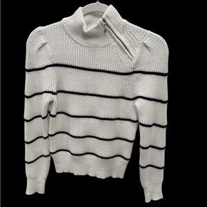 NWOT WHITE HOUSE BLACK MARKET SWEATER